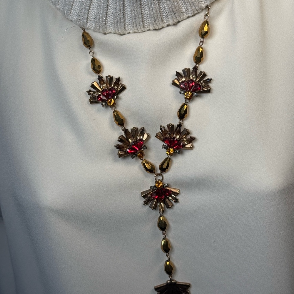 Vintage America Gold and Red Floral Necklace